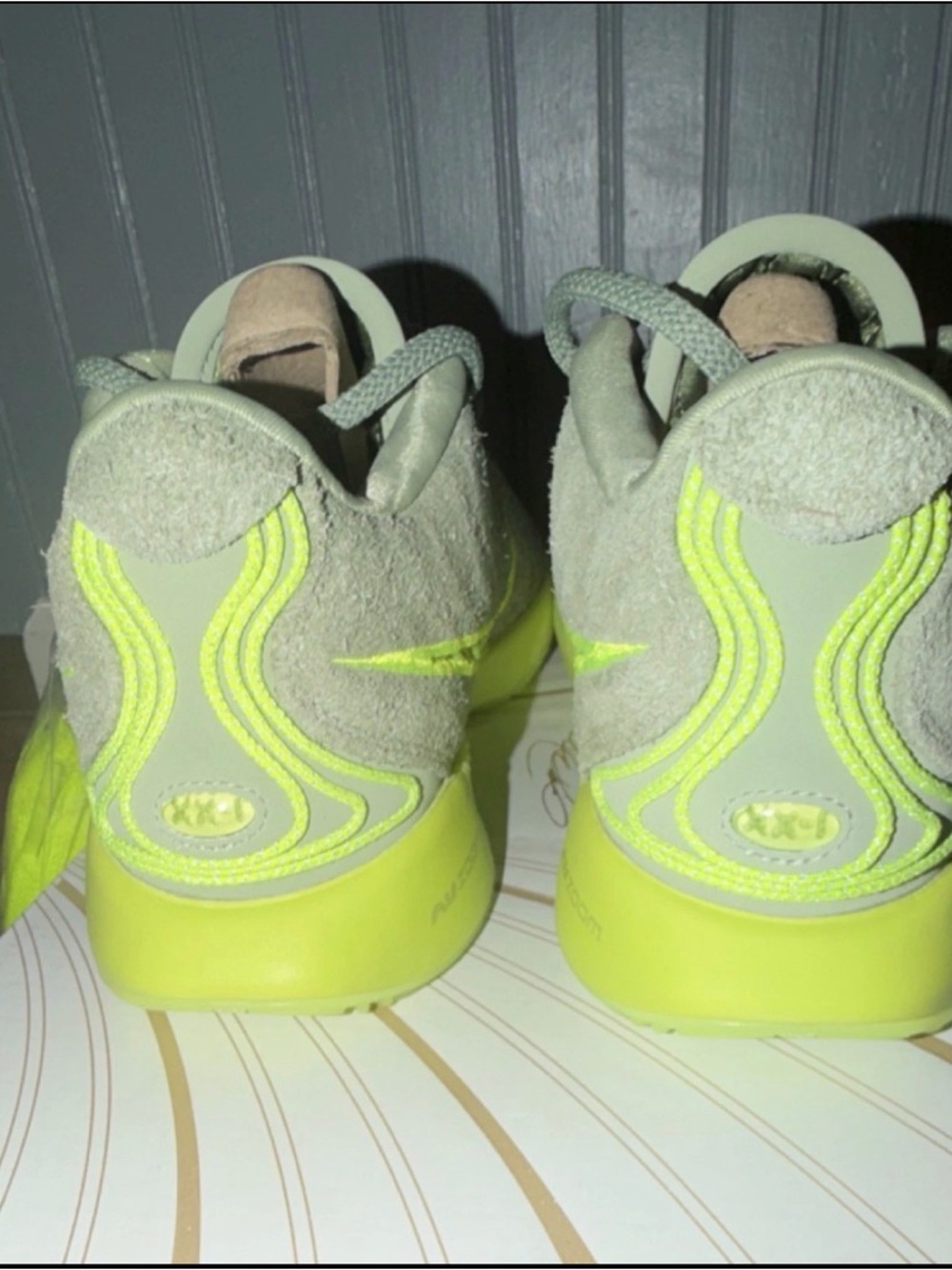 Nike Authenticity Pass Certificate (White with Black and Green Details) - Picture 4 of 8